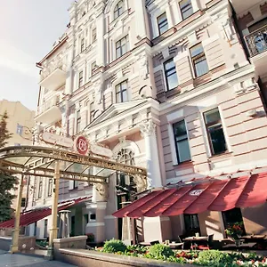 Hotel Opera - The Leading Of The World